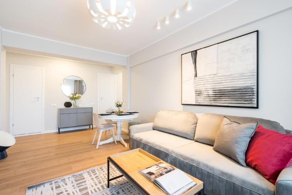 Downtown Modern - 2br * Bucharest