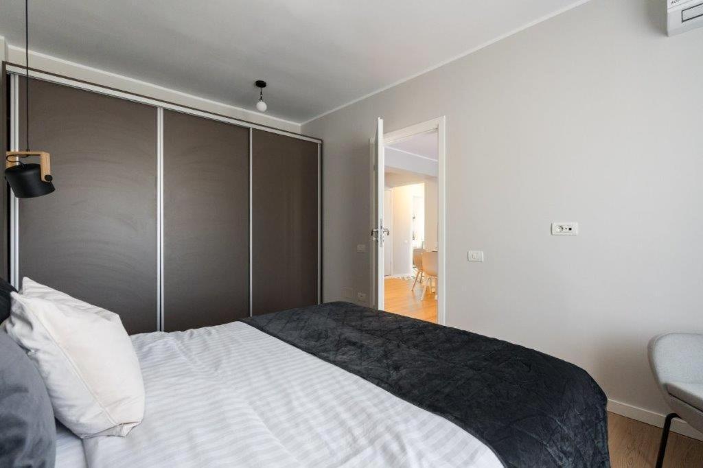 Apartment Downtown Modern - 2br Bucharest